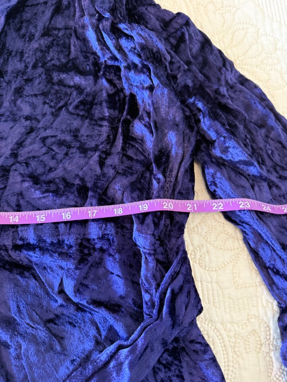 Luxurious purple crushed velvet long robe with beaded waist detail. - Picture 6 of 8